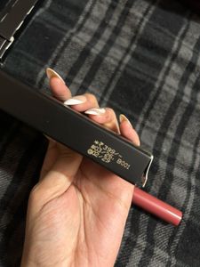 Lakme 9 to 5 Lip Liner