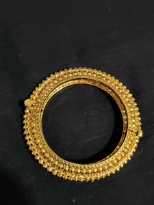 Elegant Gold Tone Bracelet or kada