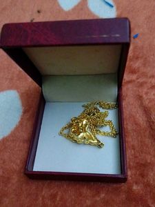Elegant Gold-Tone Necklace