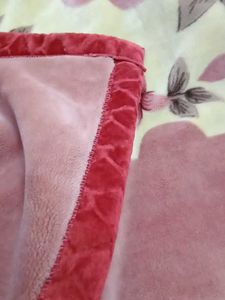 Cozy Floral Blanket 7"6 fit king size new
