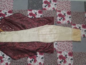 like new sherwani ...(full set) maroon colour🔥 GRAB BEFORE GONE 🔥