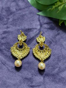 Stunning Antique Gold Earrings with Pearls