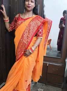 Beautiful Saree With Attached Blouse.