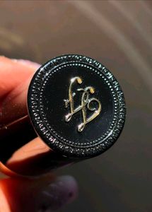 Two faced Born this way concealer -vanilla