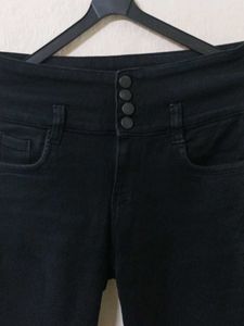 Black High-Waisted Skinny Jeans