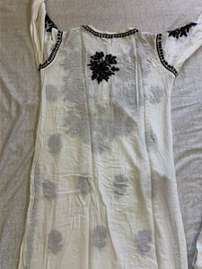 Embroidered Kurta Set size S/M can wear