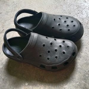 new crocs perfect condition-