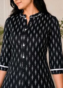 Black &amp; White Printed Cotton Kurta