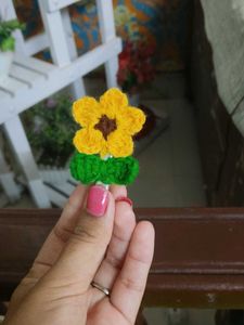 Crocheted Flower Hair Clips