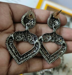 Voyla Metal New Earrings