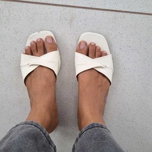 Stylish White Slip-On flats