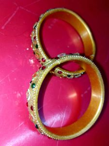 Rajsthani Bangles And Mangtika Set