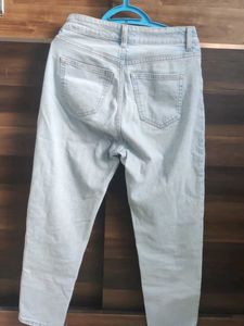 H&amp;M Light Wash Mom Jeans