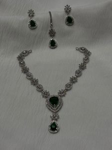 💚 Emerald Green American Diamond Jewellery Set