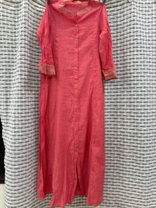 Elegant Pink Kurta with Gold Embroidery