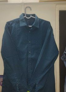 Van Heusen Slim Fit Printed Shirt.