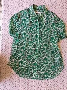 Chic Green Floral Print Button-Up Shirt