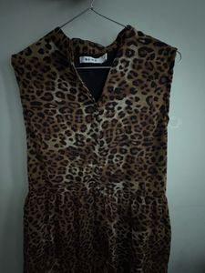 Chic Leopard Print Sleeveless Dress