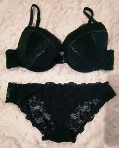 Black Lace Lingerie Set