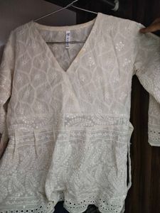 Elegant White Chikankari Kurta