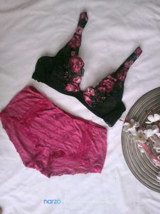 very beautiful woman bra set