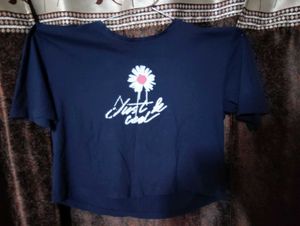Cute Navy Blue "Just Be Cool" Daisy T-Shirt