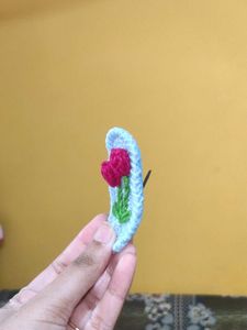Crocheted tulip hair clips