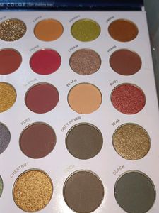 Eyeshadow Kit😍