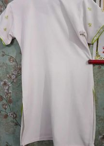 Embroidered Kurta with Leggings