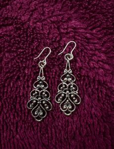 Elegant Silver Tone Filigree Earrings