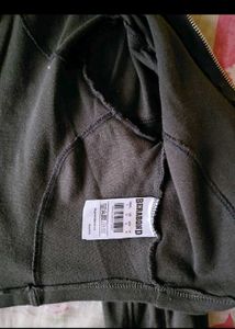 Stylish Long-Sleeve Cropped Jacket