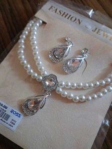 Pearl and Crystal Jewelry Set