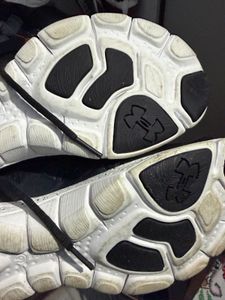 Under Armour Running Shoes ( Fix price )