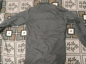 solid streetwear shirt for man