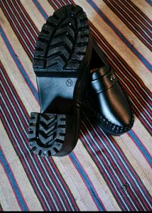 Chic Black Platform Loafers