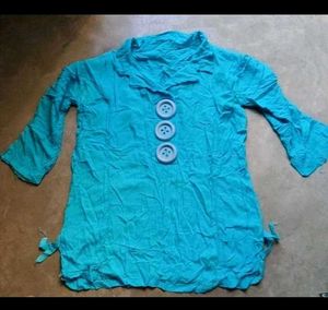 Turquoise Top &amp; Black Jeans with Red Bord
