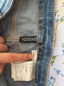 H&amp;M Distressed High-Waisted Jeans