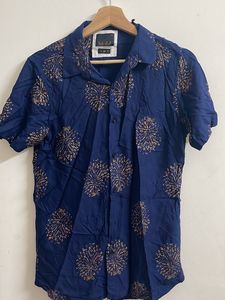 Half Sleeves Men’s Shirt In Size Medium