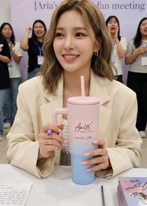Insulated Tumbler With Straw 💙🩷