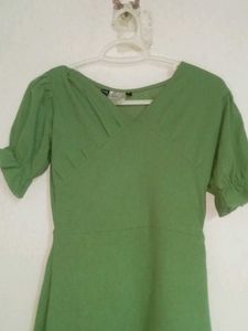 Chic Green V-Neck Dress