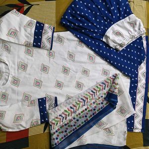 Elegant White &amp; Blue Printed Kurta Set
