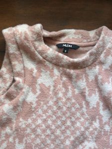 Sleeveless Peach Top size S