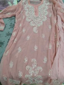Elegant Pink Kurta Set with Intricate Embellishmen