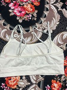 Comfortable White Ribbed Sports Bra (free size)