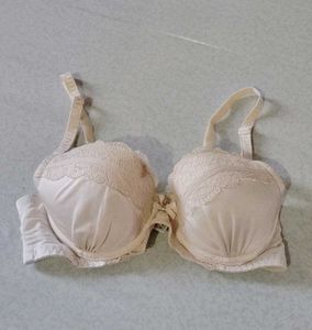 ELLE Elegant Lace Trim Bra