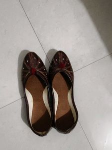 Ethnic Jutti Flats - Comfortable Style