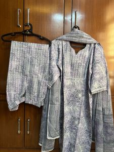 Elegant Floral Print Kurta Set with Dupatta