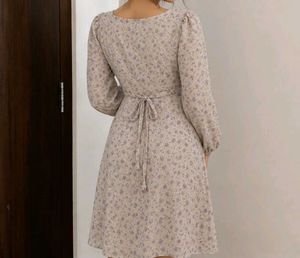 floral V-neck tie waist dress