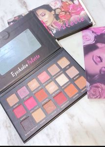 Eyeshadow Palette with Floral Design