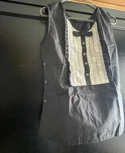 ✨ Beautiful Black Sleeveless Top for Sale ✨